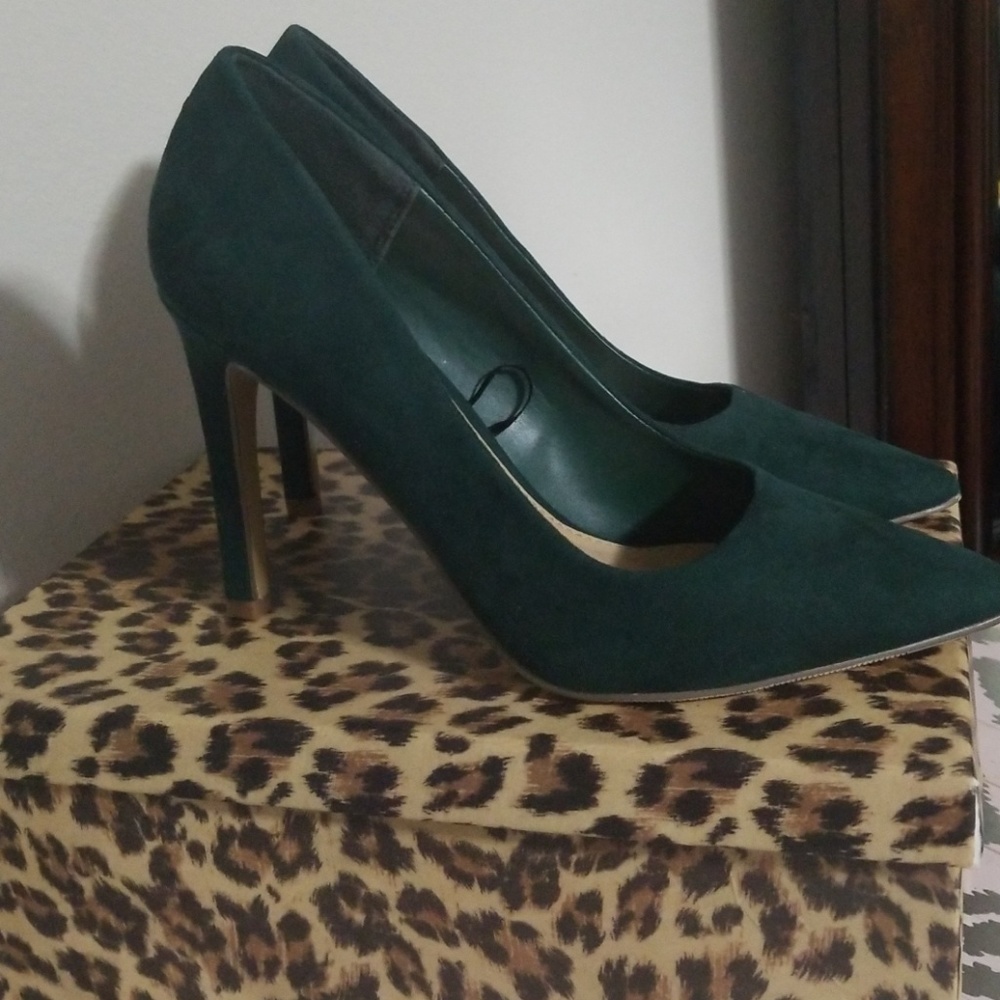 GREEN PUMPS